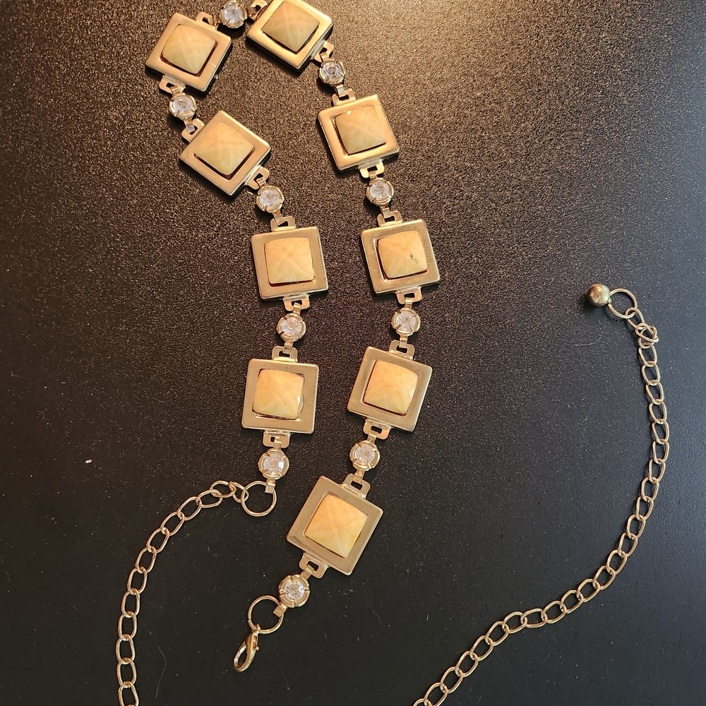 Vintage Chic Gold and Cream Belt